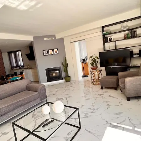 Con Piscina Privada Palmeras بيت للعطل